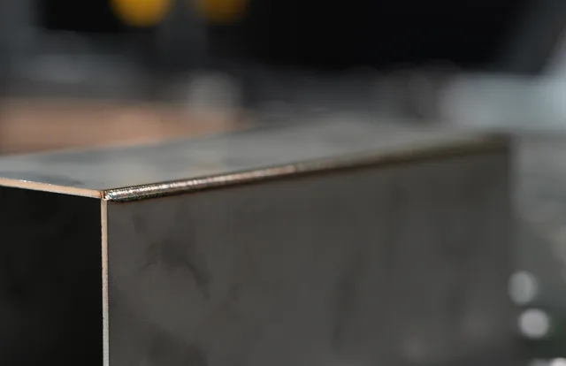 Detail van een strakke laserlasnaad